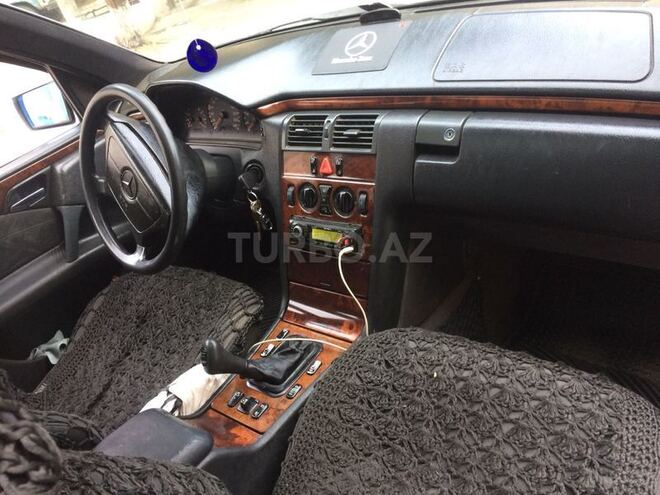 Mercedes E 250 1998, 237,000 km - 2.5 l - Sumqayıt