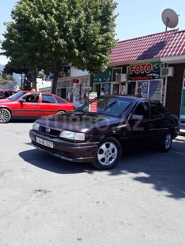 Opel Vectra 1993, 528,000 km - 1.8 l - Qax