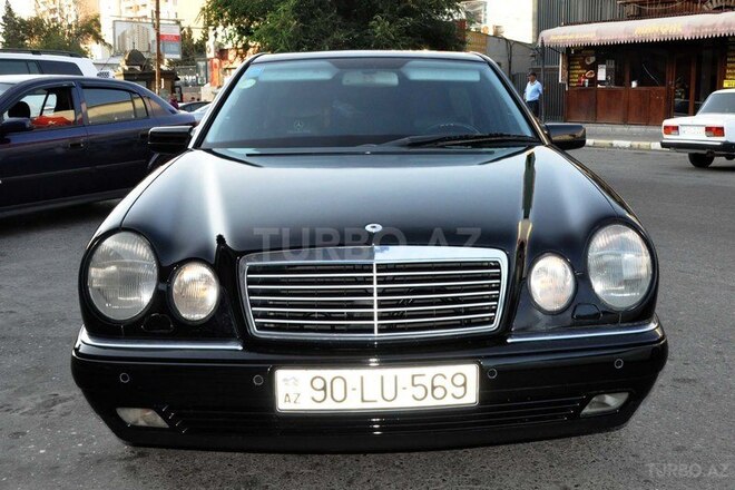 Mercedes E 240 1998, 310,000 km - 2.4 l - Bakı