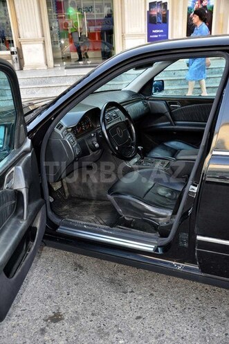 Mercedes E 240 1998, 310,000 km - 2.4 l - Bakı