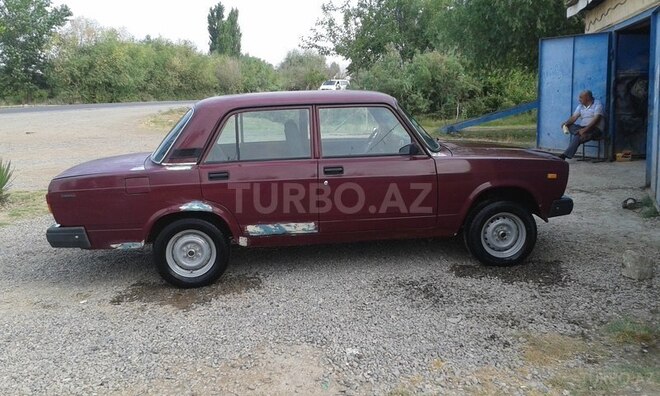 LADA (VAZ) 2107 2003, 128,950 km - 1.6 l - Salyan