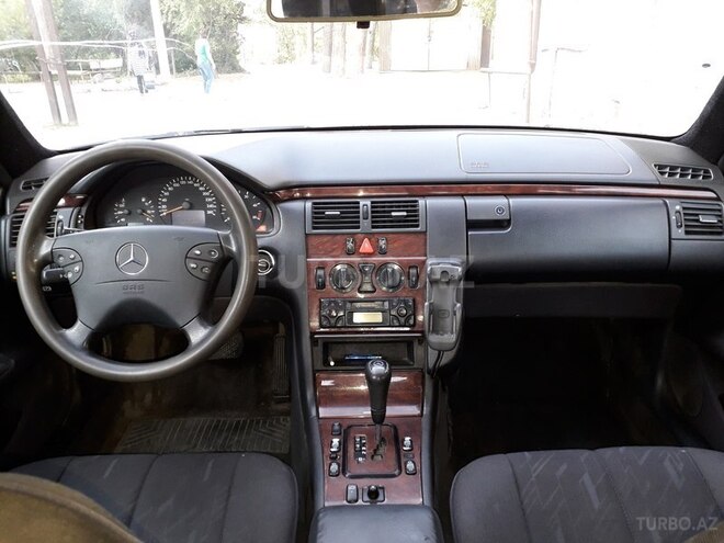 Mercedes E 220 1999, 308,931 km - 2.2 l - Sumqayıt