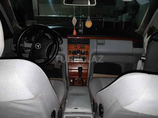 Mercedes E 220 1999, 410,000 km - 2.2 l - Bakı