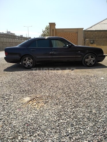 Mercedes E 300 1997, 256,430 km - 3.0 l - Bakı