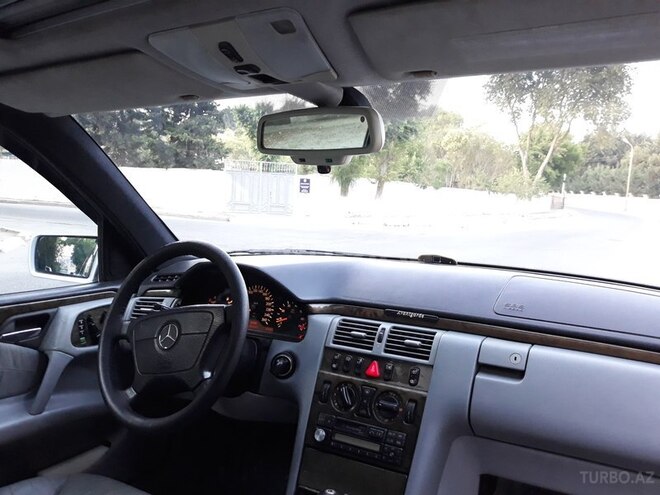 Mercedes E 320 1996, 368,000 km - 3.2 l - Bakı
