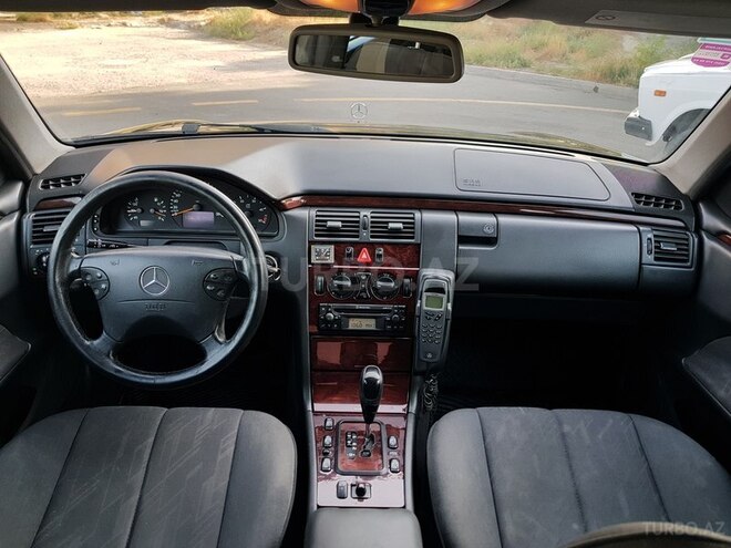 Mercedes E 220 2001, 333,053 km - 2.2 l - Bakı