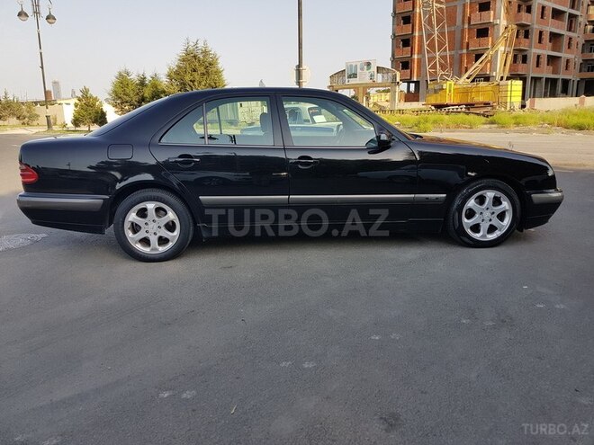 Mercedes E 220 2001, 333,053 km - 2.2 l - Bakı