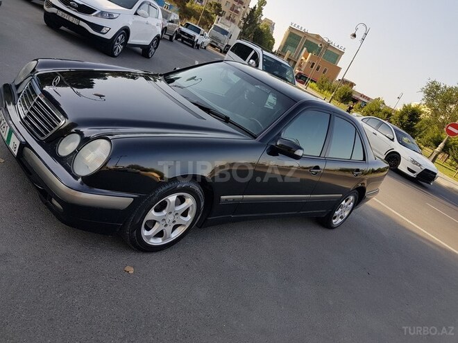 Mercedes E 220 2001, 333,053 km - 2.2 l - Bakı
