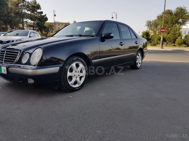 Mercedes E 220 2001, 333,053 km - 2.2 l - Bakı