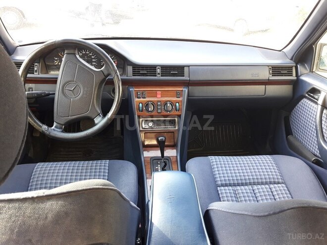 Mercedes E 200 1995, 315,000 km - 2.0 l - Bakı