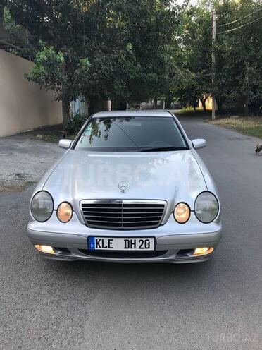 Mercedes E 220 2000, 370,000 km - 2.2 l - Bakı