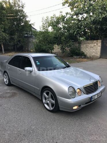 Mercedes E 220 2000, 370,000 km - 2.2 l - Bakı