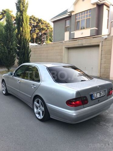Mercedes E 220 2000, 370,000 km - 2.2 l - Bakı