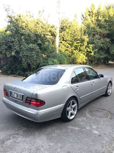 Mercedes E 220 2000, 370,000 km - 2.2 l - Bakı