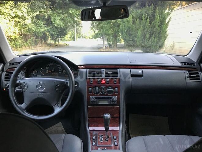 Mercedes E 220 2000, 370,000 km - 2.2 l - Bakı