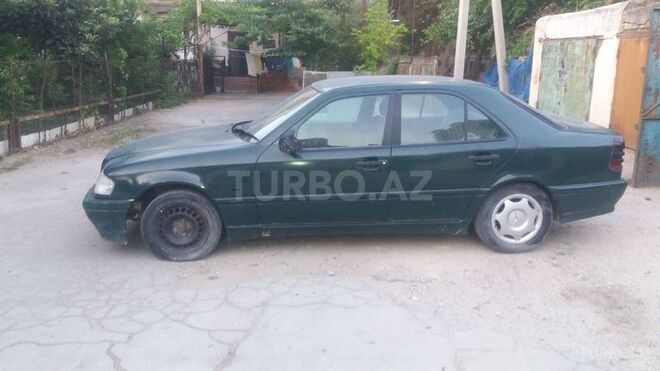 Mercedes C 220 1998, 321,000 km - 2.2 l - Sumqayıt