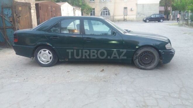 Mercedes C 220 1998, 321,000 km - 2.2 l - Sumqayıt
