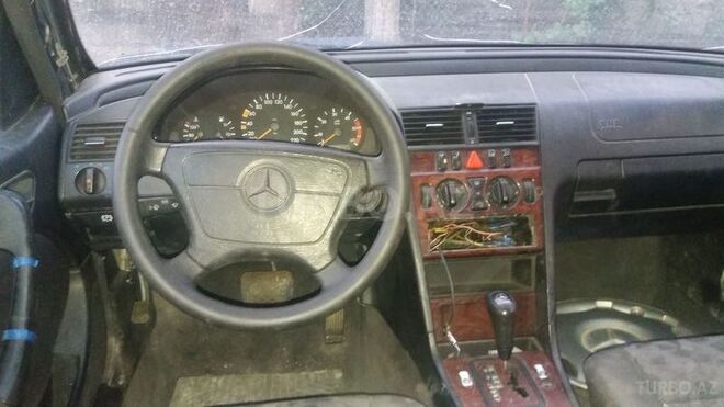 Mercedes C 220 1998, 321,000 km - 2.2 l - Sumqayıt