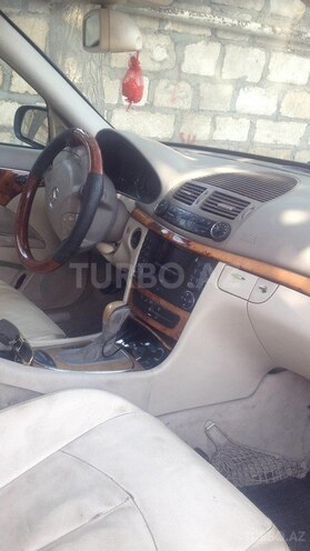 Mercedes E 220 2002, 330,000 km - 0.2 л - Bakı