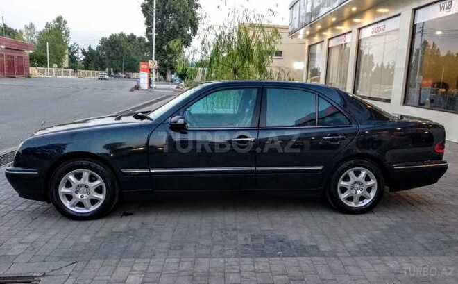 Mercedes E 220 2000, 348,490 km - 2.2 l - Bakı