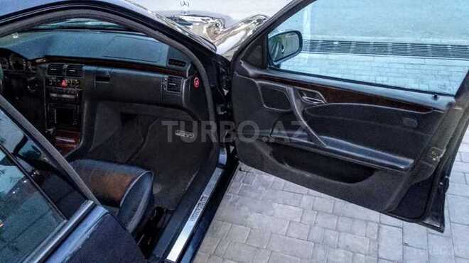 Mercedes E 220 2000, 348,490 km - 2.2 l - Bakı