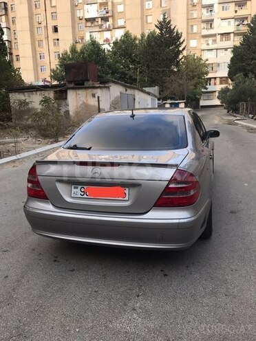 Mercedes E 240 2004, 237,000 km - 2.6 l - Bakı