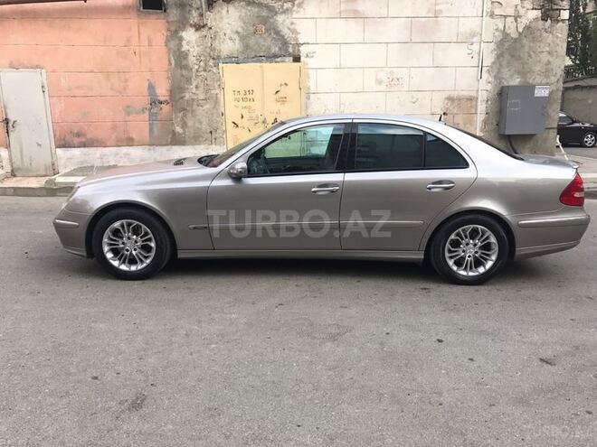 Mercedes E 240 2004, 237,000 km - 2.6 l - Bakı
