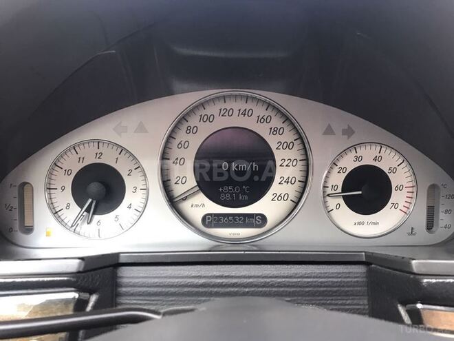 Mercedes E 240 2004, 237,000 km - 2.6 l - Bakı