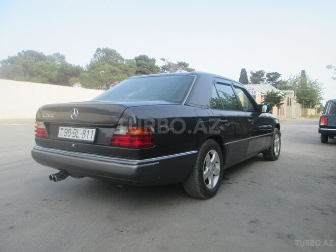 Mercedes E 220 1993, 637,000 km - 2.2 л - Bakı