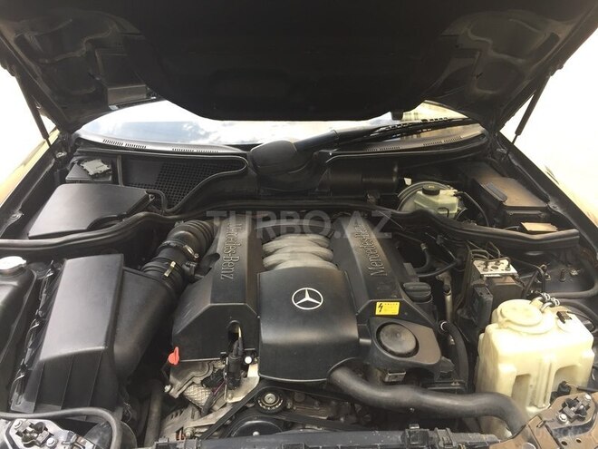 Mercedes E 320 2001, 135,290 km - 3.2 л - Sumqayıt
