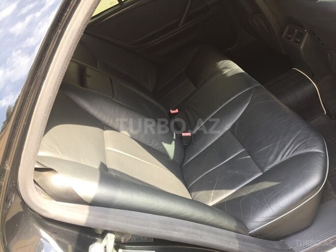 Mercedes E 320 2001, 135,290 km - 3.2 л - Sumqayıt