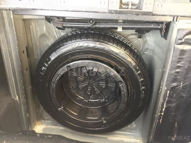 Mercedes E 320 2001, 135,290 km - 3.2 л - Sumqayıt