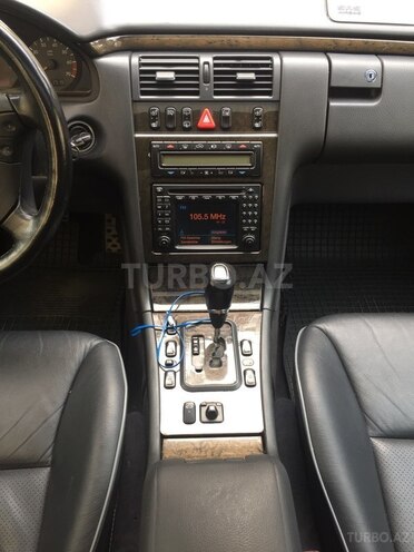 Mercedes E 320 2001, 135,290 km - 3.2 л - Sumqayıt