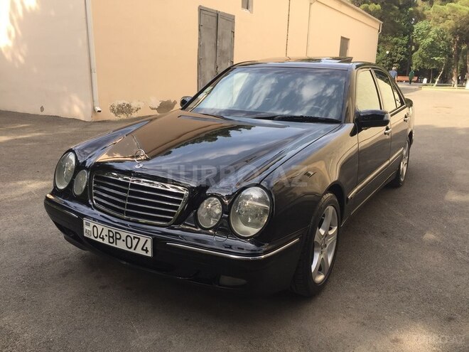 Mercedes E 320 2001, 135,290 km - 3.2 л - Sumqayıt