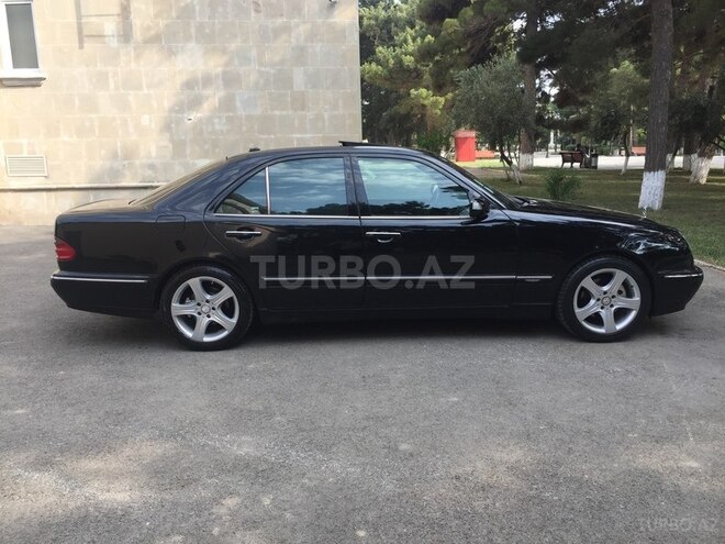 Mercedes E 320 2001, 135,290 km - 3.2 л - Sumqayıt