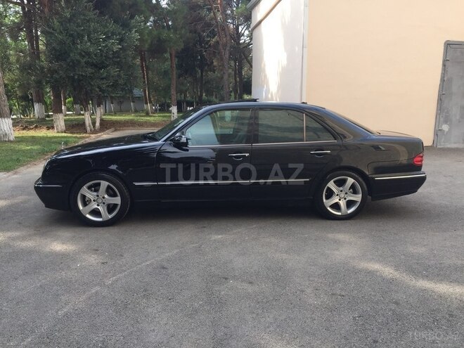 Mercedes E 320 2001, 135,290 km - 3.2 л - Sumqayıt