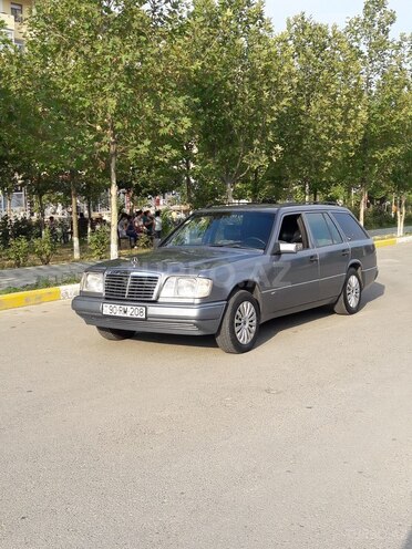 Mercedes E 280 1995, 256,000 km - 2.8 l - Bakı