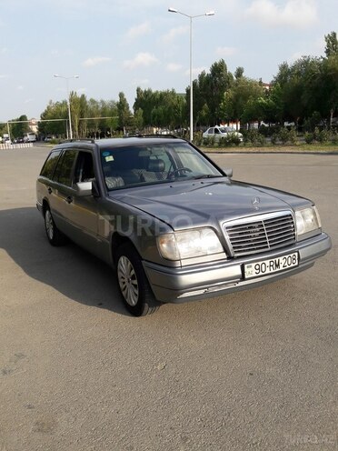 Mercedes E 280 1995, 256,000 km - 2.8 l - Bakı