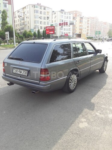 Mercedes E 280 1995, 256,000 km - 2.8 l - Bakı