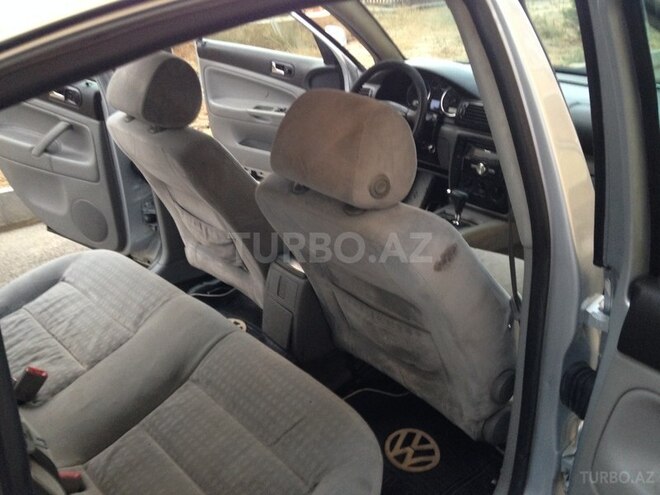 Volkswagen Passat 2003, 240,000 km - 1.8 l - Sumqayıt