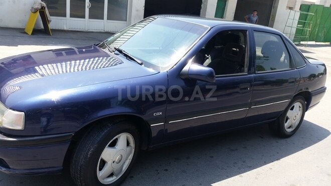 Opel Vectra 1995, 425,745 km - 0.2 л - Qax