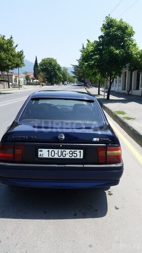 Opel Vectra 1995, 425,745 km - 0.2 л - Qax