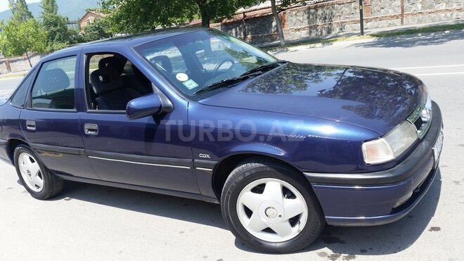 Opel Vectra 1995, 425,745 km - 0.2 л - Qax