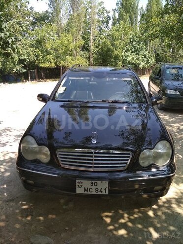 Mercedes C 240 2003, 398,972 km - 2.6 l - Salyan