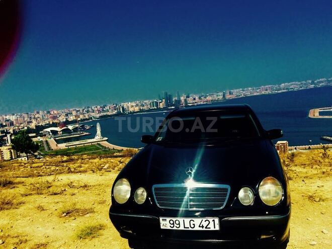 Mercedes E 220 2000, 333,556 km - 2.2 l - Astara