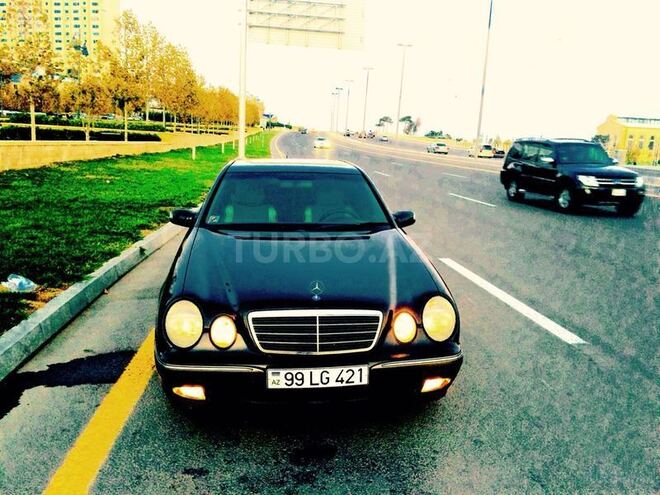 Mercedes E 220 2000, 333,556 km - 2.2 l - Astara