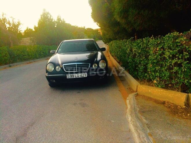 Mercedes E 220 2000, 333,556 km - 2.2 l - Astara