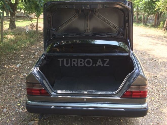 Mercedes E 300 1991, 479,456 km - 3.0 l - Beyləqan