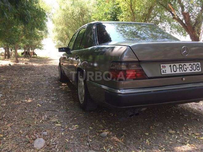 Mercedes E 300 1991, 479,456 km - 3.0 l - Beyləqan