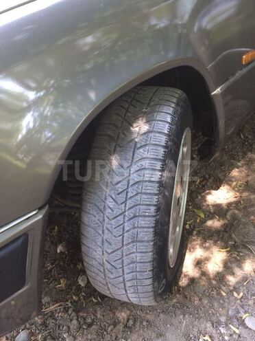 Mercedes E 300 1991, 479,456 km - 3.0 l - Beyləqan